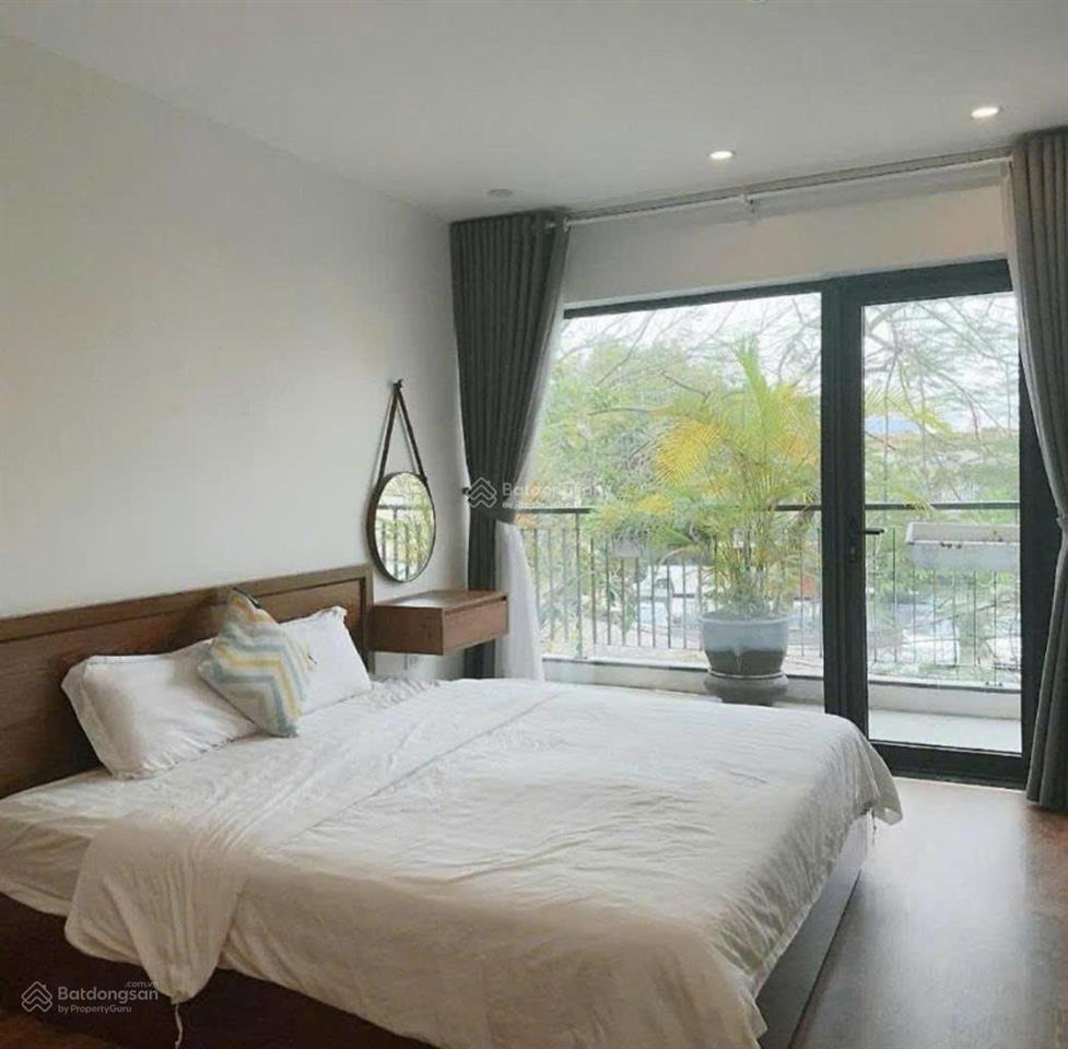 Bán tòa nhà đẹp phố đi bộ trịnh công sơn