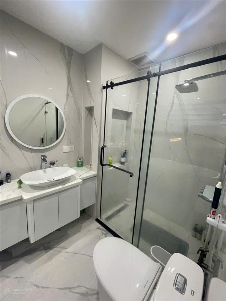 Nhà mtkd 26 lý thường kiệt, p7, q10. dt 3.8 x 17m. 5 lầu giá 32.8 tỷ tl 0906 691 ***