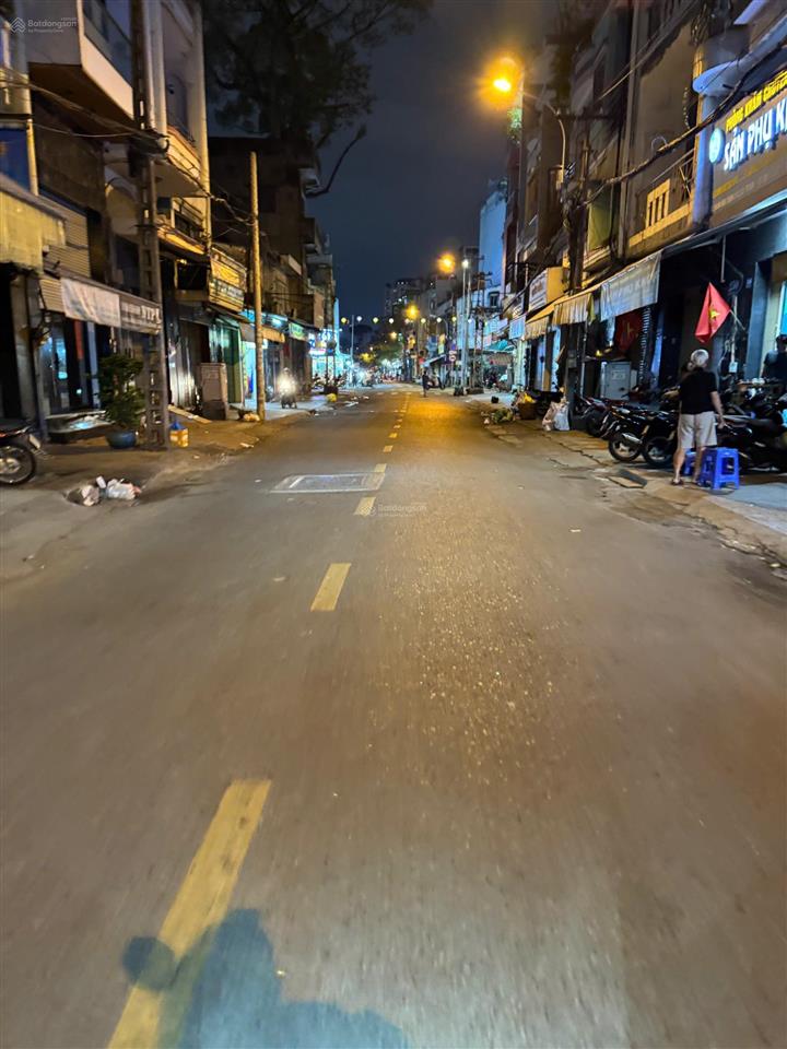 Mtkd đỗ ngọc thạnh  ngay nguyễn chí thanh . dt  4 x 18.5m . 4 tầng . giá  22 tỷ