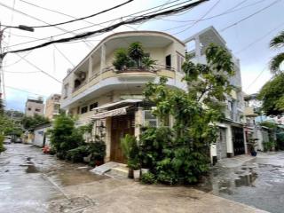 Góc 2mt hxh 8m lạc long quân . dt  5,5 x 16m . 3 tầng 62m2. giá  10,6 tỷ