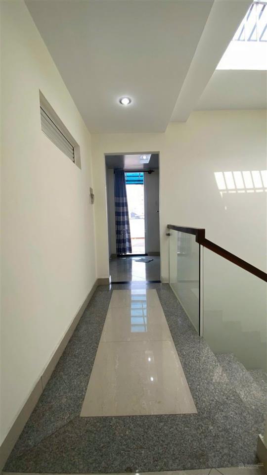 Nhà hxh minh phụng q11. dt  4 x 16m ( nở hậu 6m) . 3 tầng . giá  9.5 tỷ