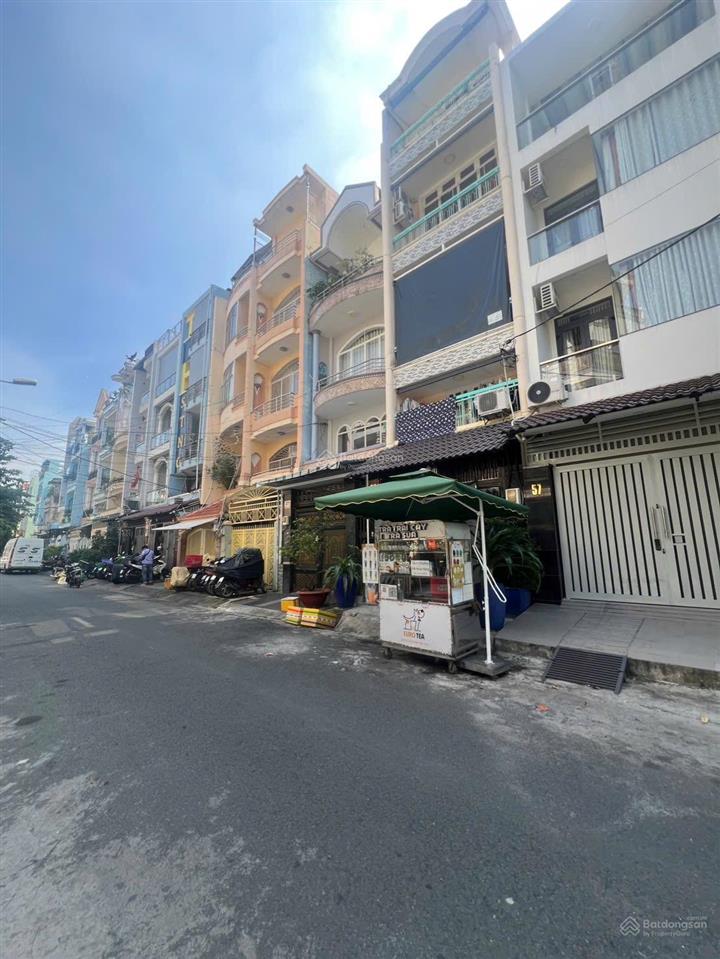 Bán nhà mặt tiền kinh doanh đường xe tải đậu trước nhà khu bình phú 1