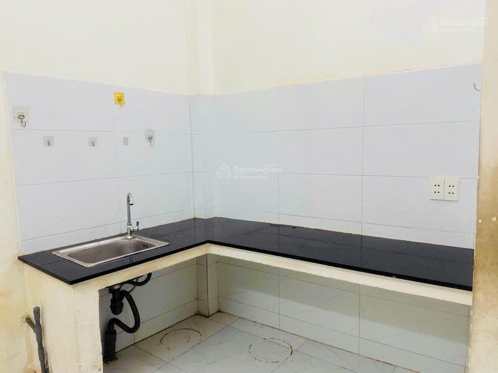 Cho thuê nhà hẻm 4 phòng ngủ đường phan văn khoẻ p5 q6