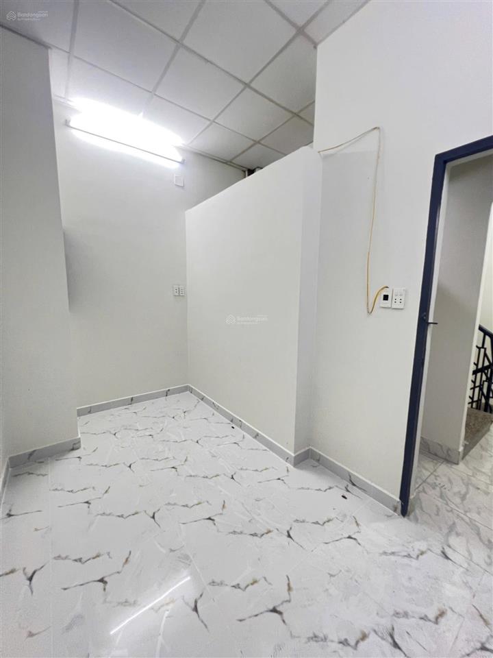 Bán nhà đối diện trường phú lâm hẻm 232 nguyễn văn luông, giáp hậu giang