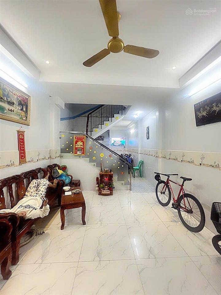 Bán nhà mặt tiền nội bộ đối diện công viên , kdc bình phú