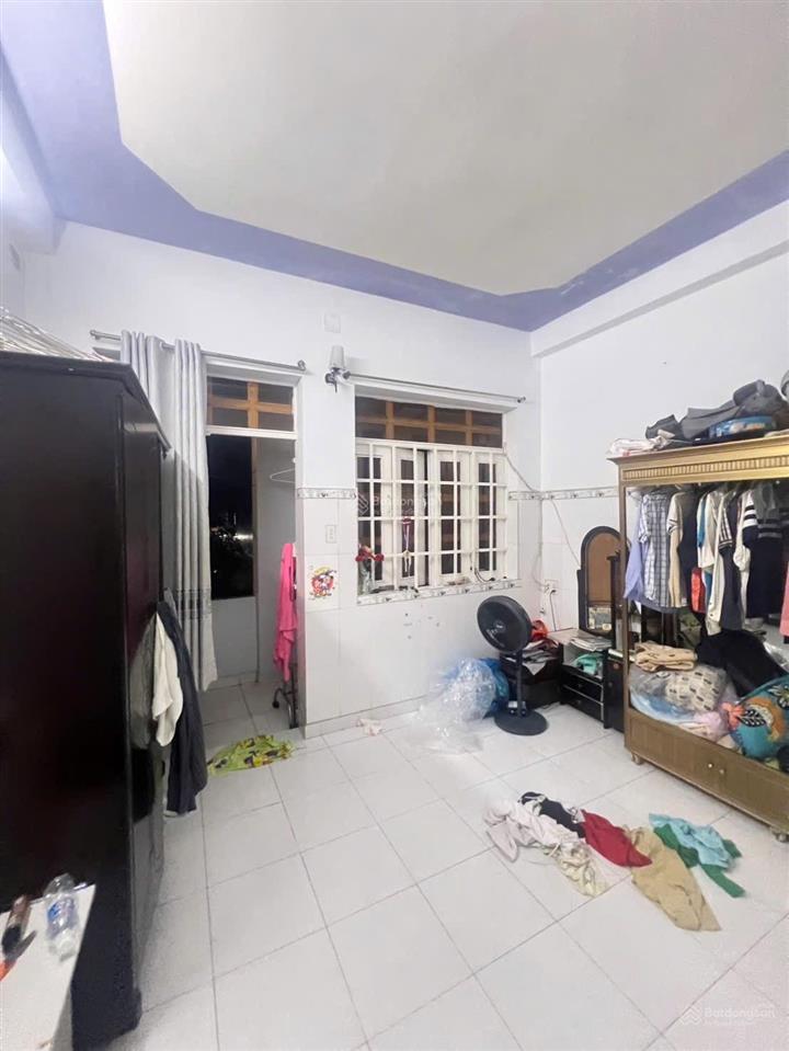 Bán nhà mặt tiền nội bộ đối diện công viên , kdc bình phú
