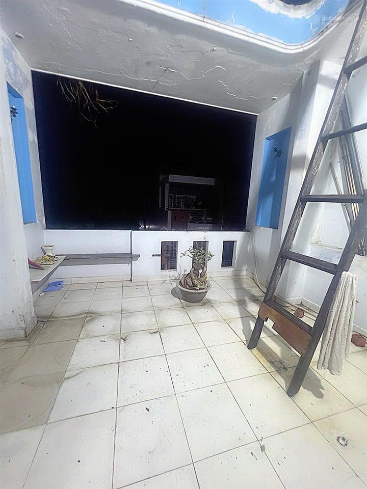 Bán nhà mặt tiền nội bộ đối diện công viên , kdc bình phú
