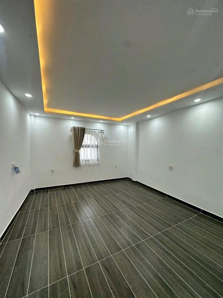 Bán nhà mới 100% thiết kế hiện đại bà hom p13 q6