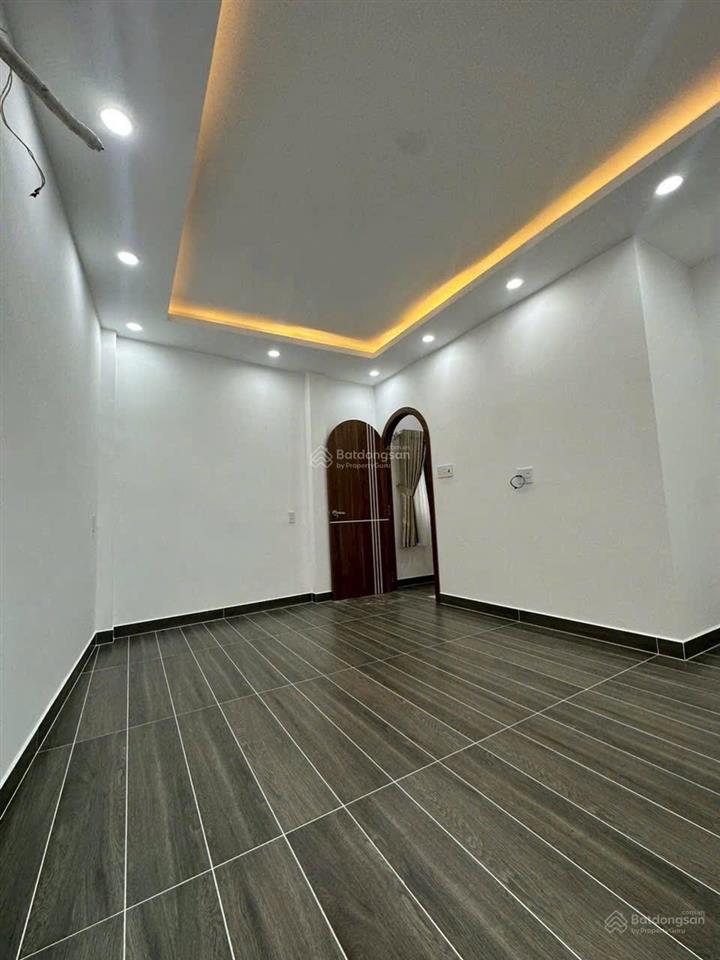 Bán nhà mới 100% thiết kế hiện đại bà hom p13 q6