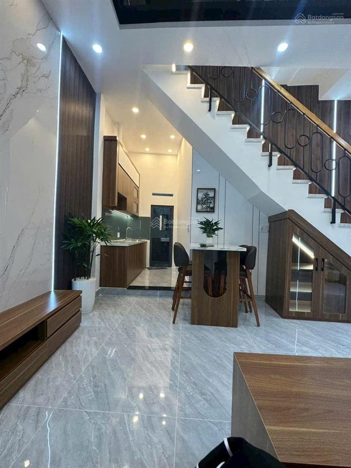 Bán nhà mới 100% thiết kế hiện đại bà hom p13 q6