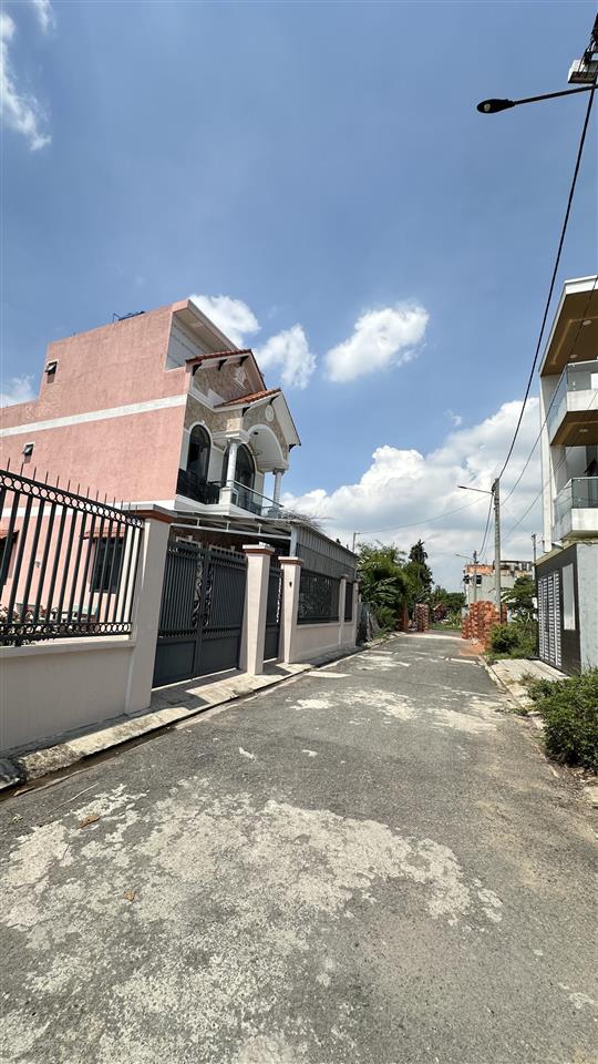 Bình chiểu tp hcm  đất 5.5 x 15m {81m2 shr full thổ cư kdc hướng đông nam  giá 4 tỷ  0983 169 ***