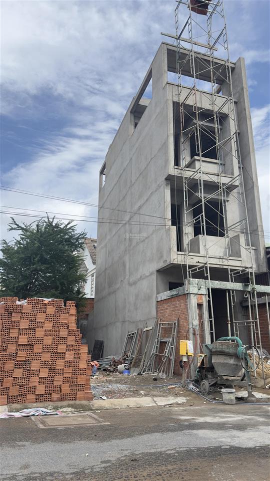 Bình chiểu  thủ đức  nhà 4 tầng full nội thất giá 6.2 tỷ tl chính chủ 0983 169 *** dt 4x16.2m(65m)