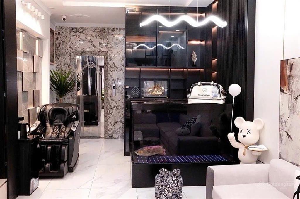 Bán nhà hoàng văn thái thanh xuân 42.3m2 5 tầng mt 3,6m 13 tỷ thang máy, ô tô đỗ cửa, tặng nội thất