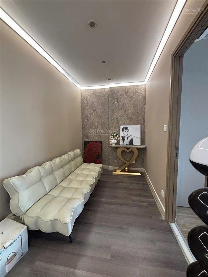 Bán gấp căn 1n + toà s112 view hồ điều hoà giá 2.x tỷ , tầng trung, sẵn sổ