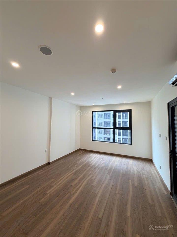 Chủ cần bán căn lỗ căn studio 30.2m2 giá 2 tỷ toà beverly