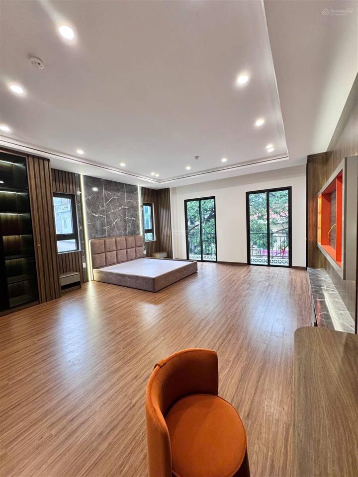 Bán nhà cổ nhuế  gần bv phương đông, ô tô tránh nhau