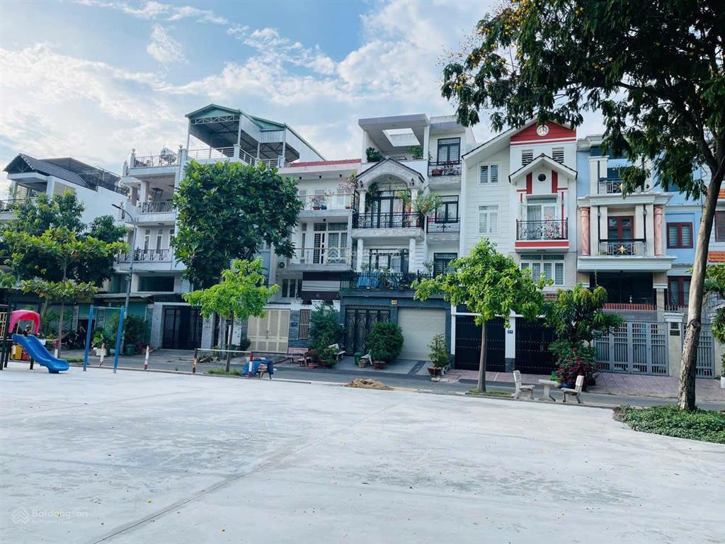 Chủ gấp giảm 1 tỷ 5 còn 9 tỷ 5 ngang 6x14m 4t biệt thự mini mặt tiền công viên hồ học lãm an lạc