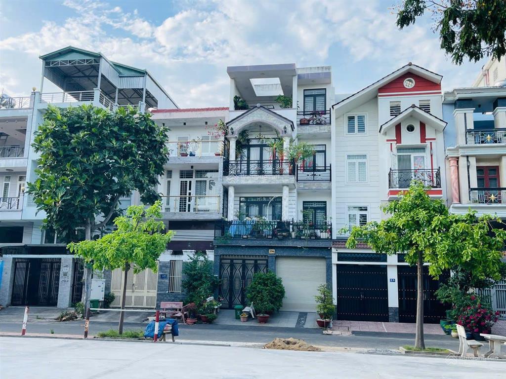 Chủ gấp giảm 1 tỷ 5 còn 9 tỷ 5 ngang 6x14m 4t biệt thự mini mặt tiền công viên hồ học lãm an lạc