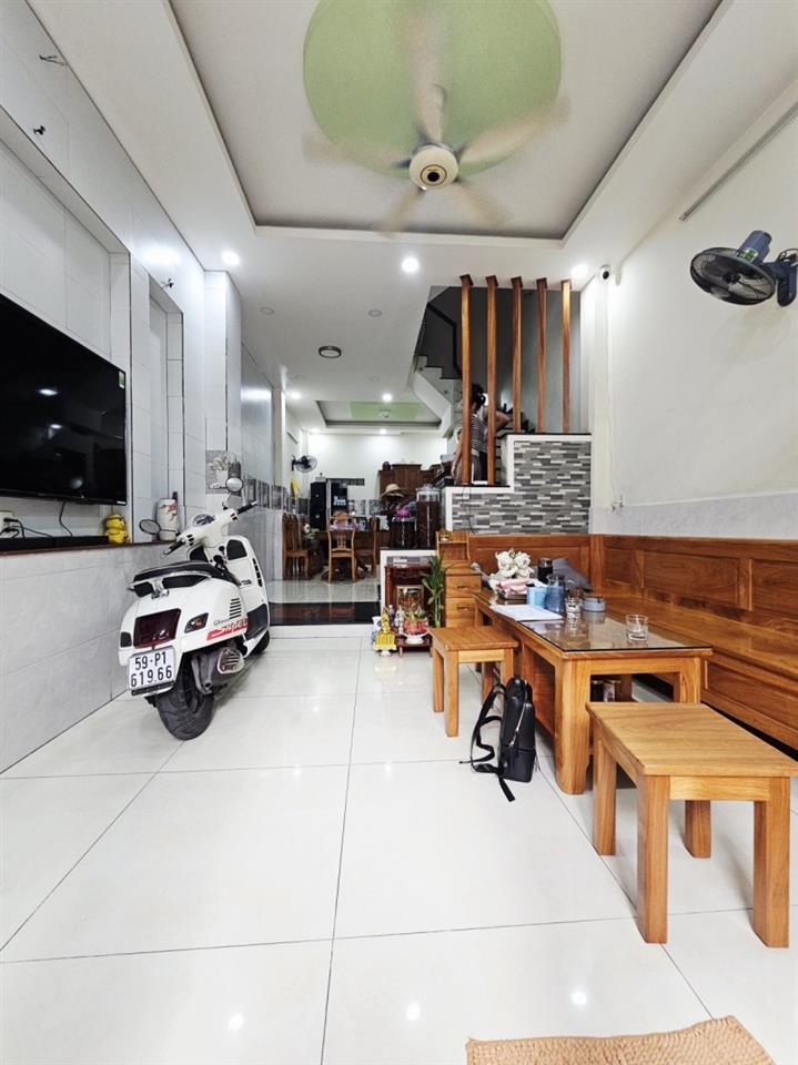Bán nhà đường số 2, Trường Thọ, Thủ Đức, TP HCM. DT 50m2, 3 tầng, sổ hồng riêng. Giá 6,85