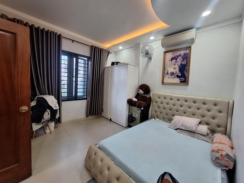Bán nhà đường số 35, Hiệp Bình Chánh, Thủ Đức, TP HCM. DT 240m2, SHR. Giá 9,98 tỷ.