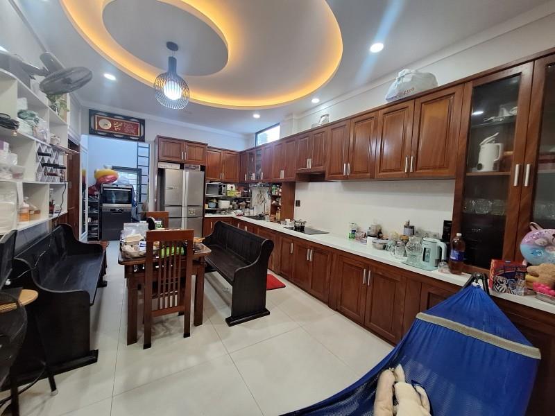 Bán nhà đường số 35, Hiệp Bình Chánh, Thủ Đức, TP HCM. DT 240m2, SHR. Giá 9,98 tỷ.
