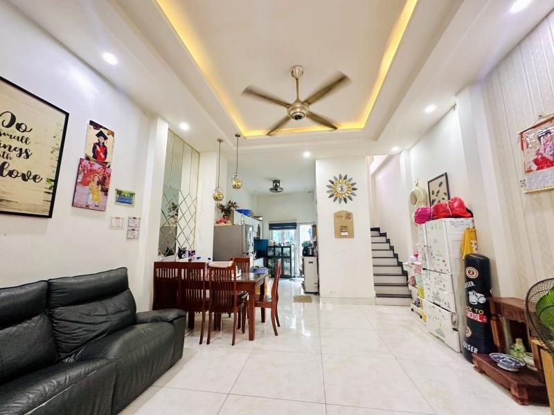 Bán nhà 3 tầng Tân Hòa 2, Hiệp Phú, Q9, Thủ Đức, TP HCM. DT 51m2, giá 5,68  tỷ, sổ hồng