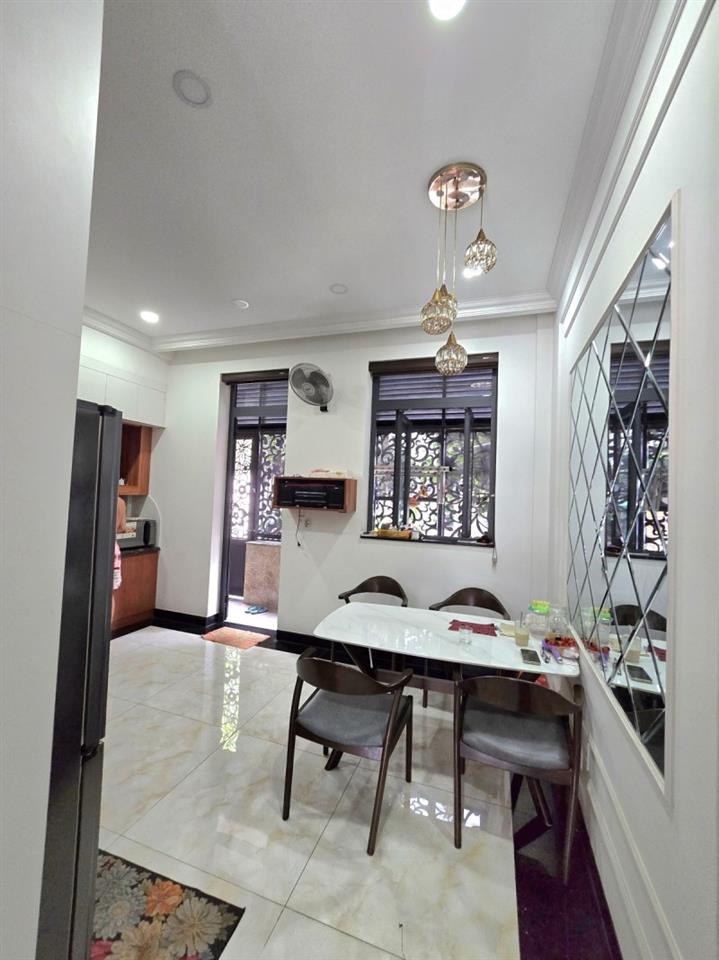 Bán nhà đường Man Thiện, Tăng Nhơn Phú A, Q9, Thủ Đức, TP HCM. DT 72m2, 4 tầng, SHR. Giá