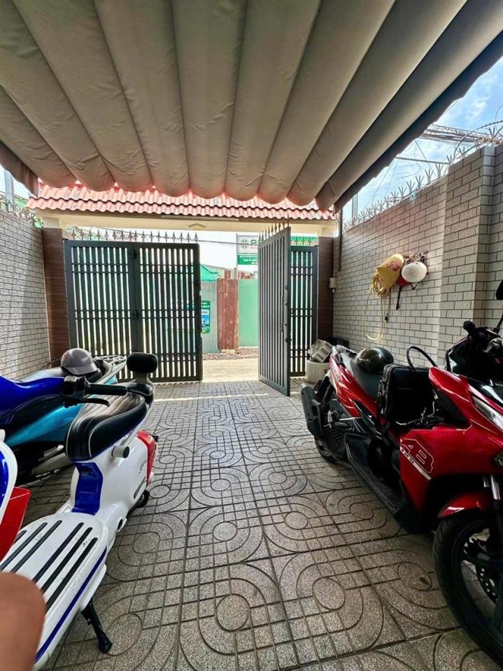 Bán nhà 3 tầng, 120m2,  đường Số 10, Linh Xuân, Thủ Đức, TP HCM,  sổ hồng riêng. Giá 7,38