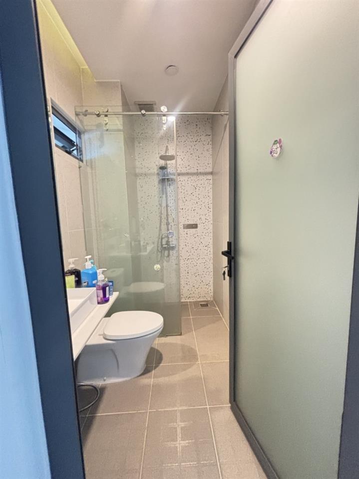 Bán nhà 4 tầng, 98m2, đường Số 4, Trường Thọ, Thủ Đức, TP HCM, sổ hồng riêng. Giá 9,85 tỷ.