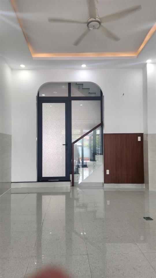 Bán nhà 3 tầng đường số 12, Hiệp Bình Phước, Thủ Đức, 84m2, 4PN, sổ hồng riêng, giá 6,78 