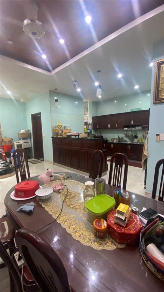 Bán nhà 140m2, 3 tầng, đường Lê Văn Chí, Linh Trung, Thủ Đức, TP HCM, sổ hồng riêng. Giá