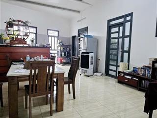 Bán nhà đường số 10, Linh Đông, Thủ Đức, TP HCM. DT 200m2, một tầng. Giá chỉ 9.78  tỷ.
