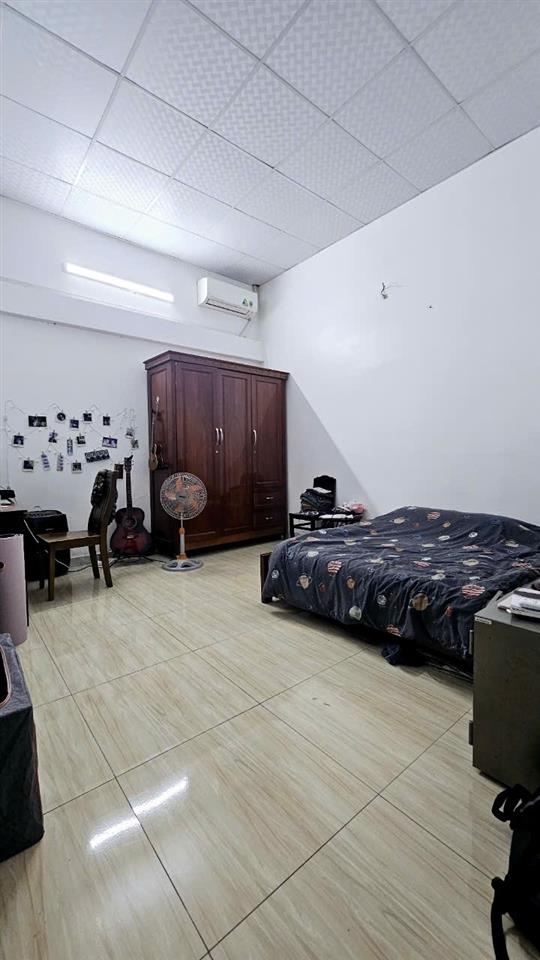Bán nhà đường số 10, Linh Đông, Thủ Đức, TP HCM. DT 200m2, một tầng. Giá chỉ 9.78  tỷ.