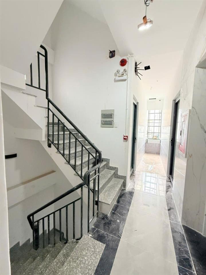 Bán nhà 120m2, 6 tầng, mặt tiền đường 475, Phước Long B, Q9, Thủ Đức, TP HCM. Giá 17.7 tỷ.