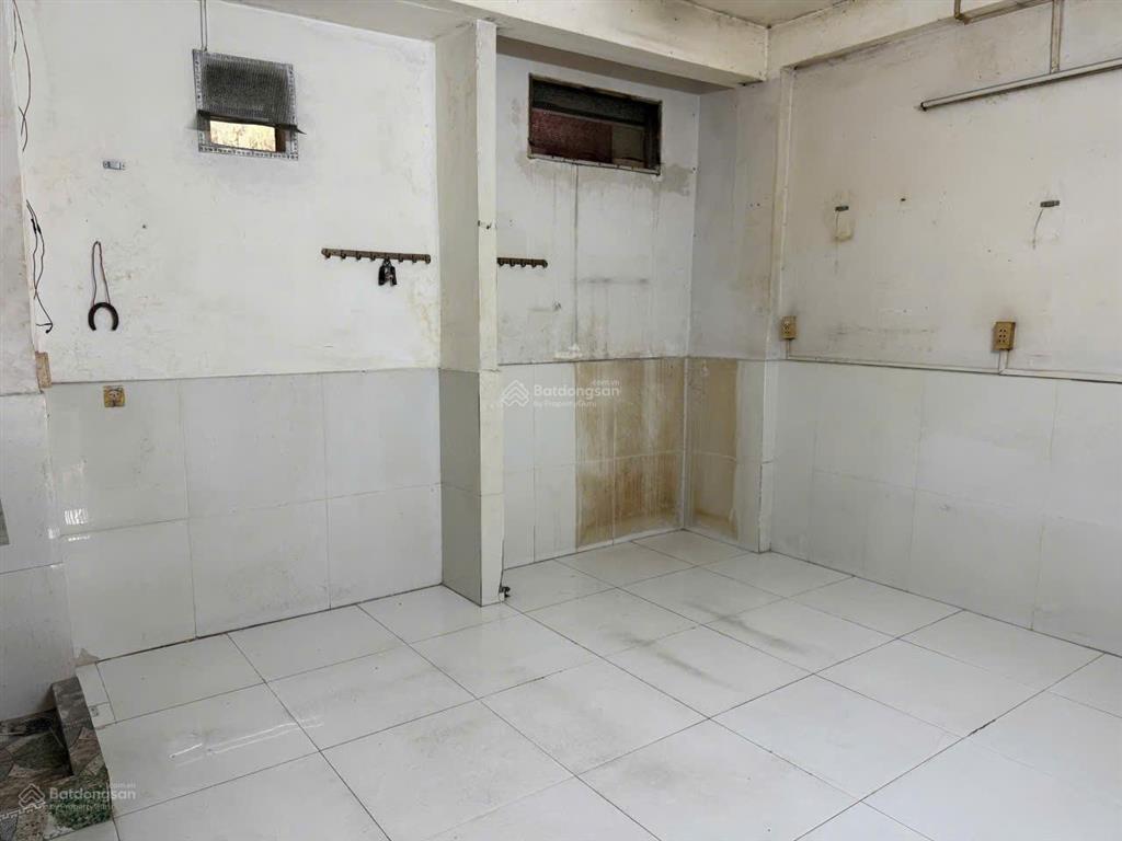 Giảm 600tr bán gấpshop house chung cư lạc long quân, p.5, q11  sổ hồng đầy đủ 