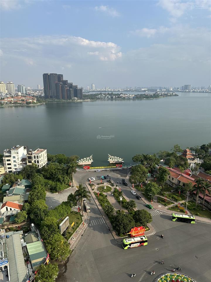 Bán siêu phẩm hồ tây toà deldorado 92m 3ngủ  view hồ đẹp, ban công đông bắc mát mẻ sẵn sổ. 13 tỷ
