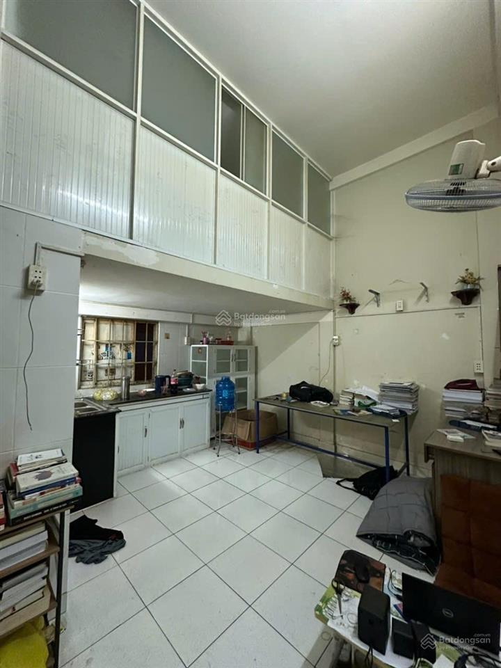 Nhà becamex định hòa. lầu 2 , bao sổ hồng, decor 130 triệu. còn góp 20 năm 450 triệu.