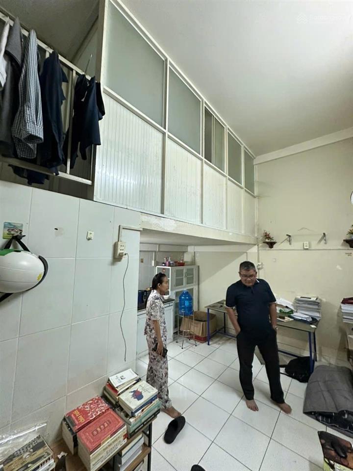 Nhà becamex định hòa. lầu 2 , bao sổ hồng, decor 130 triệu. còn góp 20 năm 450 triệu.