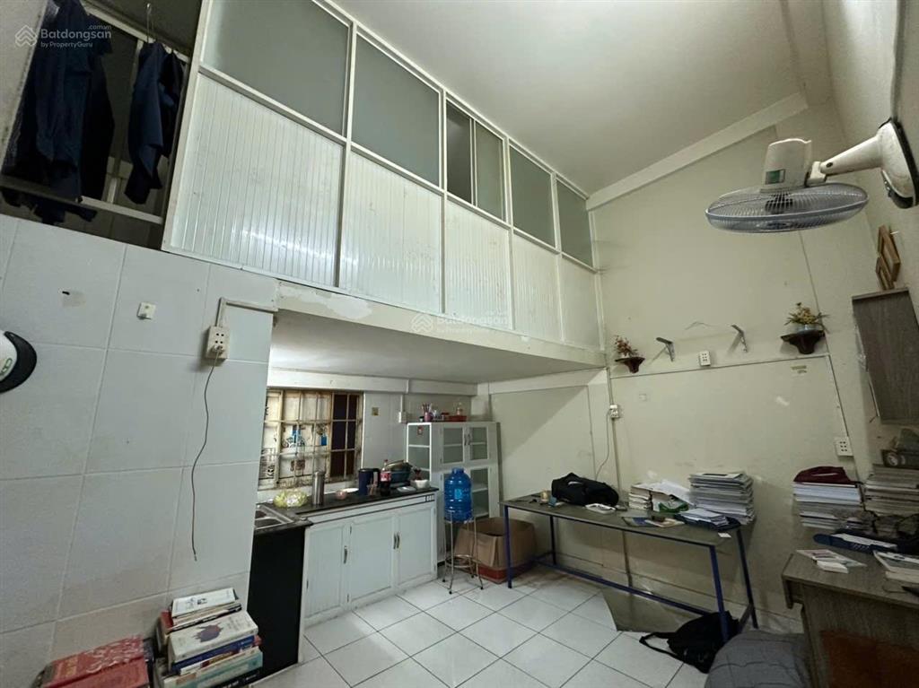Nhà becamex định hòa. lầu 2 , bao sổ hồng, decor 130 triệu. còn góp 20 năm 450 triệu.