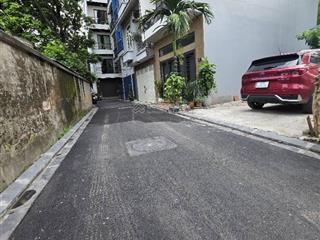 Ngọc thuỵ vip view hồ có 1 không 2 oto chạy vòng quanh