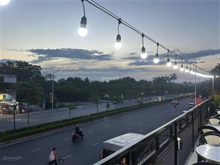 Nhà phố nguyễn văn cừ giao thông thuận tiện oôt tránh. kinh doanh ngày đêm