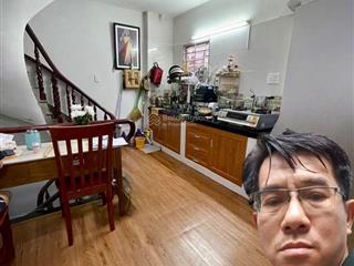 Nhà 5 tầng, 3pn ngay cmt8 ngay cv lê thị riêng, cư xá bắc hải, giáp quận 3 quận 10  2t