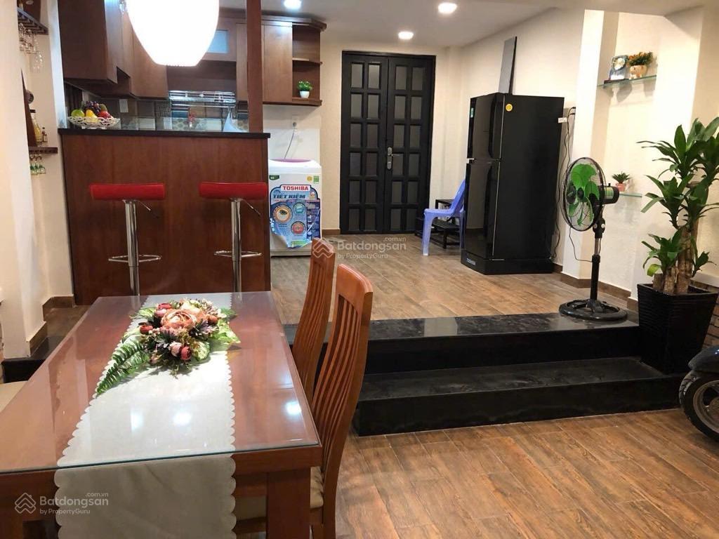 Nhà đẹp 3 tầng sát mặt tiền huỳnh văn bánh, đặng văn ngữ  dt 4mx10m  hẻm thông thoáng  6.x tỷ