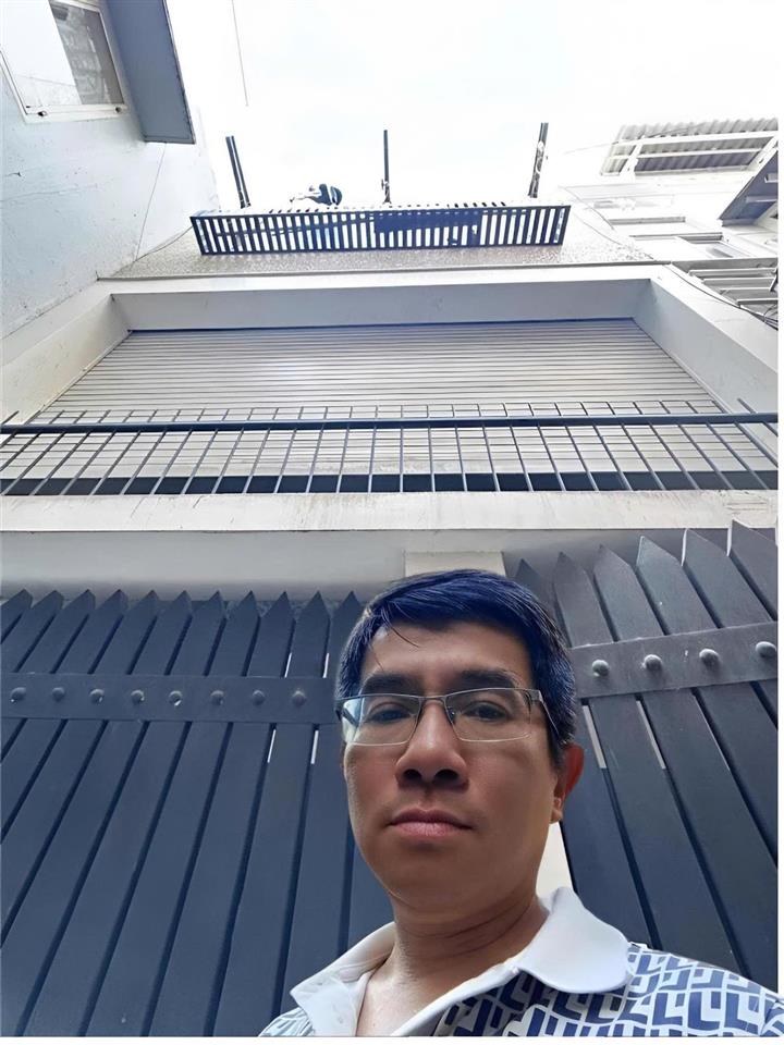 Nhà đẹp 3 tầng sát mặt tiền huỳnh văn bánh, đặng văn ngữ  dt 4mx10m  hẻm thông thoáng  6.x tỷ