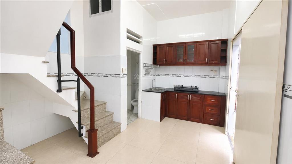 Chỉ hơn 4 tỷ có nhà lê văn sỹ q3, thông trường sa, 50m ra mặt tiền  30m2x 2 tầng  pháp lý chuẩn