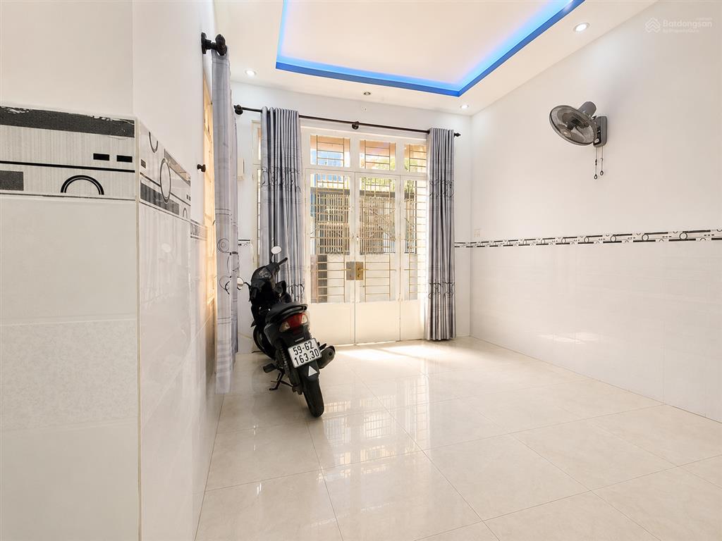 Chỉ hơn 4 tỷ có nhà lê văn sỹ q3, thông trường sa, 50m ra mặt tiền  30m2x 2 tầng  pháp lý chuẩn