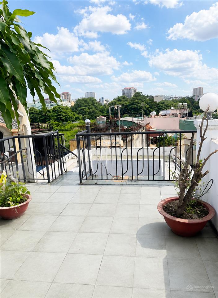 Mặt tiền đất thánh, bắc hải  dt 45m2 x 4 tầng  kinh doanh sầm uất  8.x tỷ  shr, hoàn công đủ