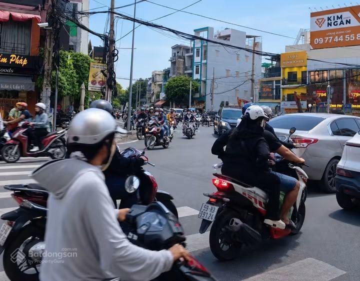 Bán nhà mặt tiền trường chinh, xuân hồng bảy hiền  64m2 x 3 tầng  6,x tỷ