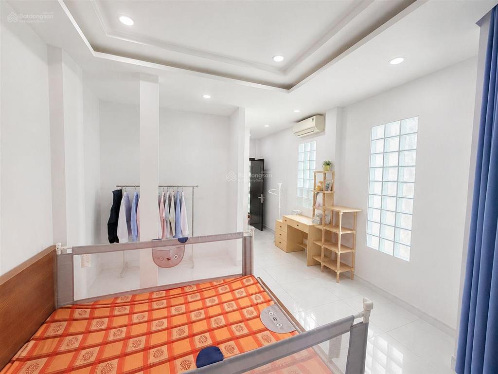 Mặt tiền phạm văn hai, (4.2mx18m)x4 tầng  kinh doanh đỉnh