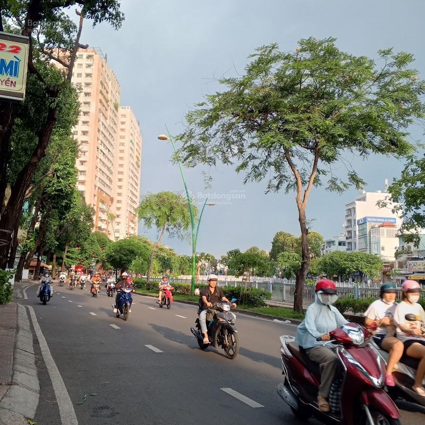 Lê văn sỹ q.3  mặt tiền cách vài căn  ngang đẹp 4m  3 tầng  hẻm thông, gần coopmart nhiêu lộc